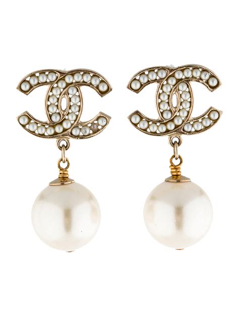 chanel ohrringe mit perlen|chanel earrings official site.